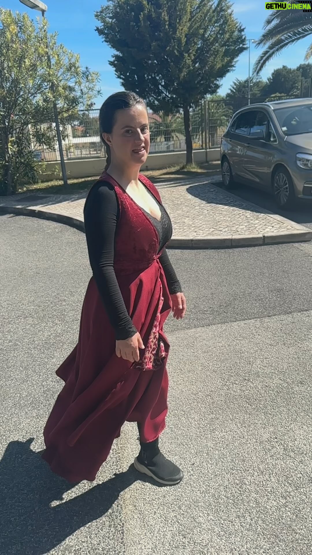 Bibá Pitta - 10.4K Likes - Dizer o quê?Foi lindoooooo😍
Obrigada @apessa_estoril por este convite tão especial 🥰!! São estes gestos de amor que fazem toda a diferença !!😍
A companhia de dança “INVULGAR ” da @cermov_cercica está de braços abertos para abraçar tudo e todos 😍
Enquanto houver estrada para andar e gente vai continuar…
Que orgulho tão grande!!!
Obrigada @clementonitoys_pt e @holmesplaceportugal pelo vosso apoio incondicional em todas as horas 😍
Beijinhos a todas(os) 😍
