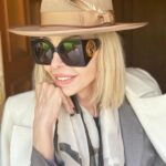 Bibiana Fernández Instagram - Gracias a @cayetanagc Charli y compañía por este sombrero de @colibri.hats 🩶, hoy todos estamos con las familias del 11M ✨