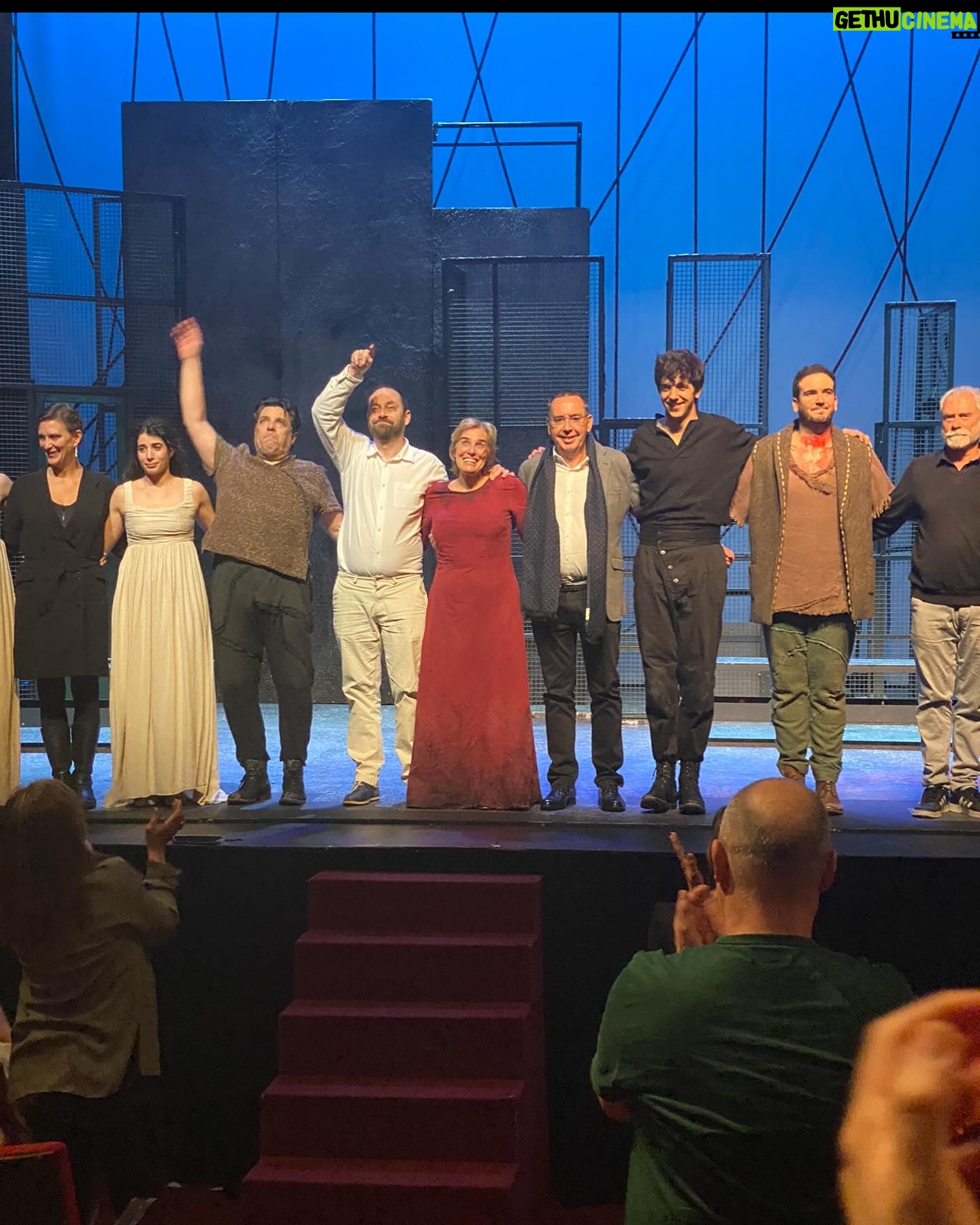 Bibiana Fernández Instagram - Que maravilla La celestina, openin night están todos maravillosos pero disfrute como una loca con mi @anabelalonso_of inmensa, las fotos falta #manuelbandera @kaliah_garzon pero es que no había fotógrafo, no se la pierdan #teatroreinavictoria ❤️