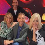 Bibiana Fernández Instagram – Tengo que subir las dos porque @frankblanco_oficial no está en una y @borisizaguirre con ese sombrerito bello en la otra @susanadiazandalucia @albertosotillos y yo nos apuntamos a todo, feliz finde buena feria a los sevillanos y yo a tomar el sol en casa con el resto de la manada 😜🥰
