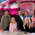 Bibiana Fernández Instagram - Bueno los temas de @tardeartv eran delicados, pero la compañía inmejorable, que mejor cosa que coincidir con compañeros que quieres @susanadiazandalucia @cristinacifuentes @albertosotillos @marisamartinblazquez me trajo huevos de sus gallinas 🤷‍♀️gloria bendita, al volante @frankblanco_oficial ❤️