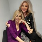 Bibiana Fernández Instagram - En @tardeartv pasando la tarde, feliz día a todas @susanadiazandalucia @jennyllada @albertosotillos @frankblanco_oficial