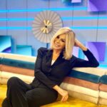 Bibiana Fernández Instagram - Mañana 13 esta que escribe cumple 70 años, vividos quemados bebidos solo tengo palabras de gratitud para con la vida, estoy tan feliz como desbordada, pero quien se va a quejar de tener trabajo, desafíos nuevos, como cantaba la gran #mercedessosa gracias vida ❤️