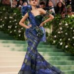 Bibiana Fernández Instagram - Mi top 3, de la met gala @zendaya se ha convertido en imbatible en cualquier evento, hubo muchos trajes espectaculares pero si tenemos en cuenta él dress code y el leitmotiv El jardín del tiempo 🌹#jonhgalliano para @maisonmargiela @thombrowne y @loewe
