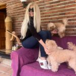 Bibiana Fernández Instagram – El otro día me puse esta peluca, y al ver la foto me acorde de @gattimania a él le dedicó esta canción de #sandro ❤️ con amor