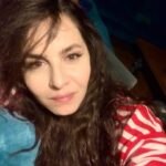 Bihter Dinçel Instagram - İş sonrası iş, en sevdiğim… 😉 Ve öncesi poz, kayıtlara geçsin efemm… Konuşuruz üstüne bi vakit✌🏻