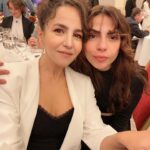 Bihter Dinçel Instagram – Yeni yolculuğumuzun ilk gecesinden🌹
#yürekçıkmazı 🌹
@yurekcikmazitrt 
@trt1 
@goldfilmyapim