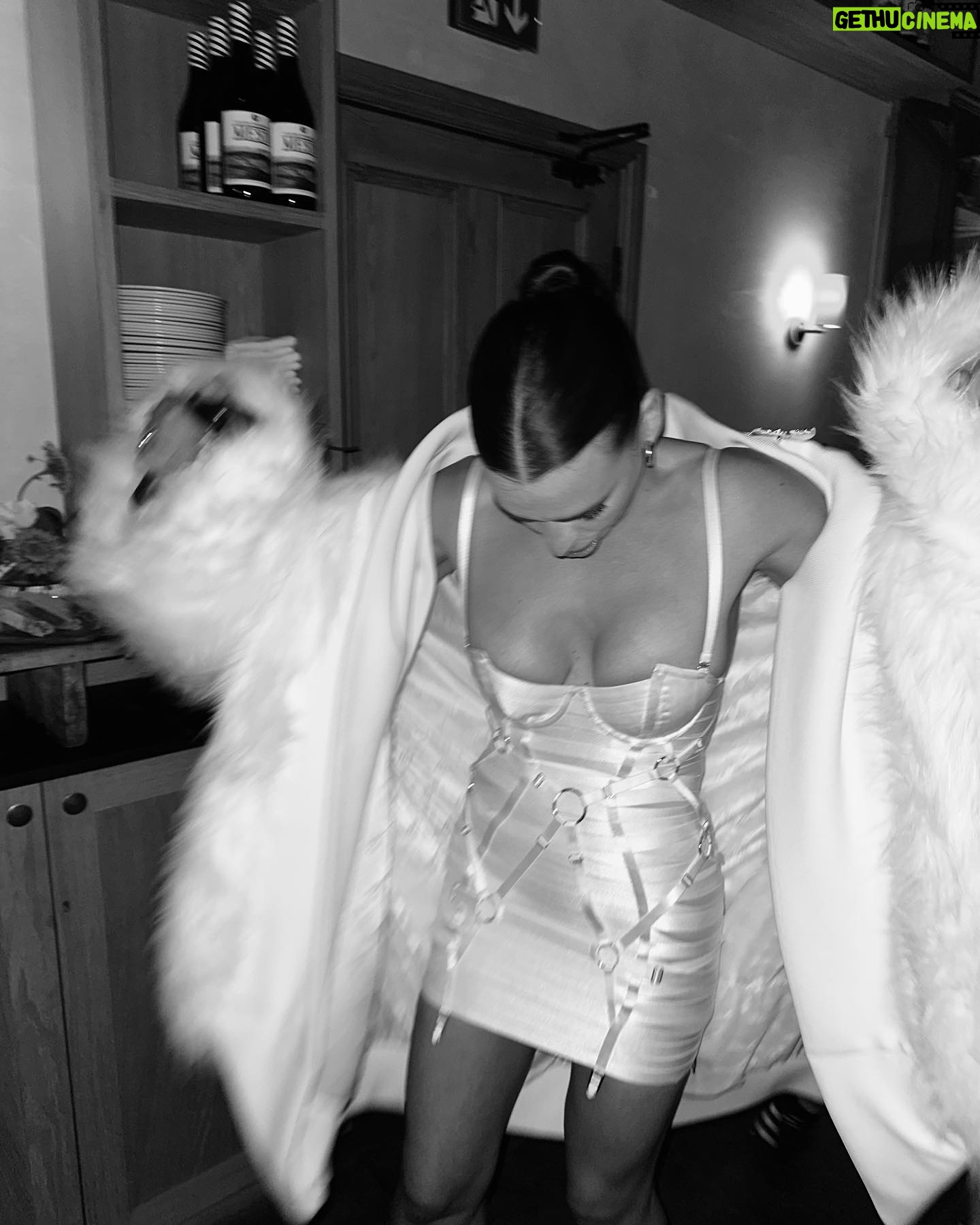 Billie Piper Instagram - 13/09/23 The pelican Celebrating friendship @zannarassi and a face full of makeup. #milkmakeup #milkmakeup Hours of input from Queen @rebeccacorbinmurray Queen @monaleannemakeup Queen @naokawakamihair Queen @charlottehabibi Dress @atelierbordelle Faux fur @mithridate.official Shoes @jimmychoo Jewels @_jennybird