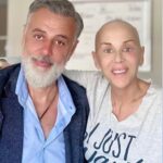 Billur Kalkavan Instagram – Bugün @hamdialkan’ım ziyaretime geldi ve izin istedi paylaşabilir miyim diye. Beni bu kadar sevdiğinizi bilmiyordum valla çok mutlu oldum allah razı olsun. Ben fotoyu biraz düzelttim ama kusura bakmayın 😹 
Bir ricam var lütfen aramayın mesaj atın çok yoruluyorum 🙏🏻