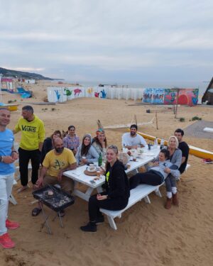 Billur Kalkavan Instagram - @burcbeach o kadar özledik ki daha açılmadan @volki_senol ‘u ziyarete gidelim dedik. 
@atakansenoll_ @nihandemiral @melissbabadag @bugrabahadirli @kemaleevamusayeva @sureyyaagil @secil.shn @oevrenos @gkhnitak 
.
.
.
#yaz #geldimi #deniz #kum #güzelhava #arkadaşlar #dostlar #eğlence #güneş