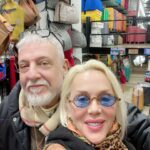 Billur Kalkavan Instagram - İstikrar çok önemlidir işte @ajdacanta da istikrarın kalesidir Kadıköy’de. Hele de sahibi Coşkun beyle muhabbet bir başka keyiftir. . . . #çanta #purse #şıklık #elegance #aksesuar #accessory #dostluk #friendship #ziyaret
