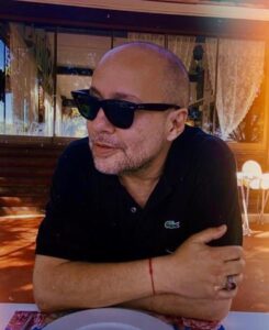 Billur Kalkavan Instagram - Hadi güzel takipçilerim, kıt kafalara inat @izzetcapayaziyor takibe alalım. O kapanırsa da İzzet’in yeni açacağı hesabı alırız. Öyle boşvermek yok…. Hadi bakalım göreyim sizi 👍🏻 . . . #izzetedestek #izzetyalnızdegil