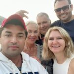 Billur Kalkavan Instagram - Kuzi @melekdilekeft @taylankirikkanat @bugrabahadirli @taylan.atay @hillsidebeachclub ‘a veda etmeden biraz önce…