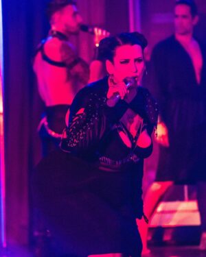 Bimbo Godoy Instagram - Primeras deliciosas e intensas funciones de S3X Experiencia Renovada de @josemariamuscari producido por @paolaluttini con coreografías de @matiasnapp @infovivituexperienciaok de jueves a domingo en @gorritiartcenter 🔥 Yo les espero jueves y viernes! ❤️Que bendición estar rodeada de gente tan talentosa arriba y abajo del escenario. Fotos: @baezershot