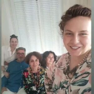 Binnaz Ekren Instagram - Mutlu Bayramlar♥️🦋