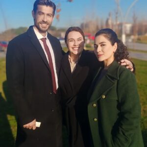 Binnaz Ekren Instagram - Pırıl pırıl bir gün ve çok sevgi.
@ozgurbasol  @sevdaakarabulut 
#emanet4sezon  #emanet4  #emanet