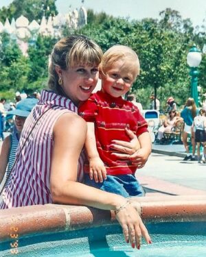 Biqtch Puddin Instagram - HAPPY #MothersDay!
Love you Mom. So lucky to have an 80’s blonde bombshell to show me how to have a heart of gold. Thank you for always telling me to not judge a book by its cover and to provide kindness where ever I go. 

Also featured is my Grandma and Nana. 💕So so lucky to have such wonderful women in my life who help foster the human I am today.
