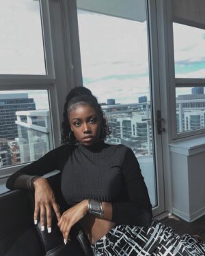 Birgundi Baker Instagram - swooped edges and operas.. handle me different.
