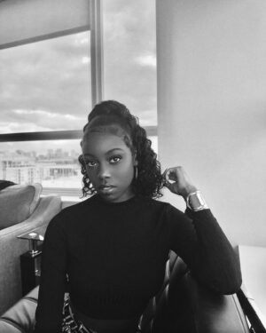 Birgundi Baker Instagram - swooped edges and operas.. handle me different.