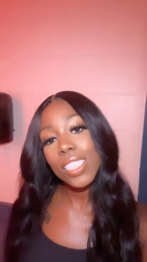 Birgundi Baker Instagram - @theeglowxperience got me feeling like I’m like that! no filter baby @bigglowmuvva