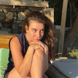 Birsu Demir Instagram - hayaller hep 🌅 buralar
