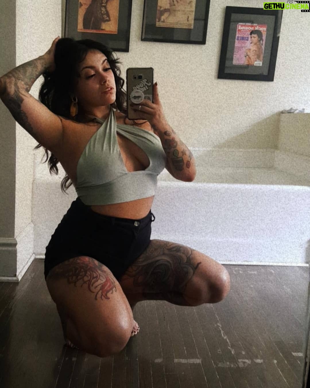 Bixton Suicide - 9.7K Likes - I miss the warmer days already 🌡
And SGHQ 😭