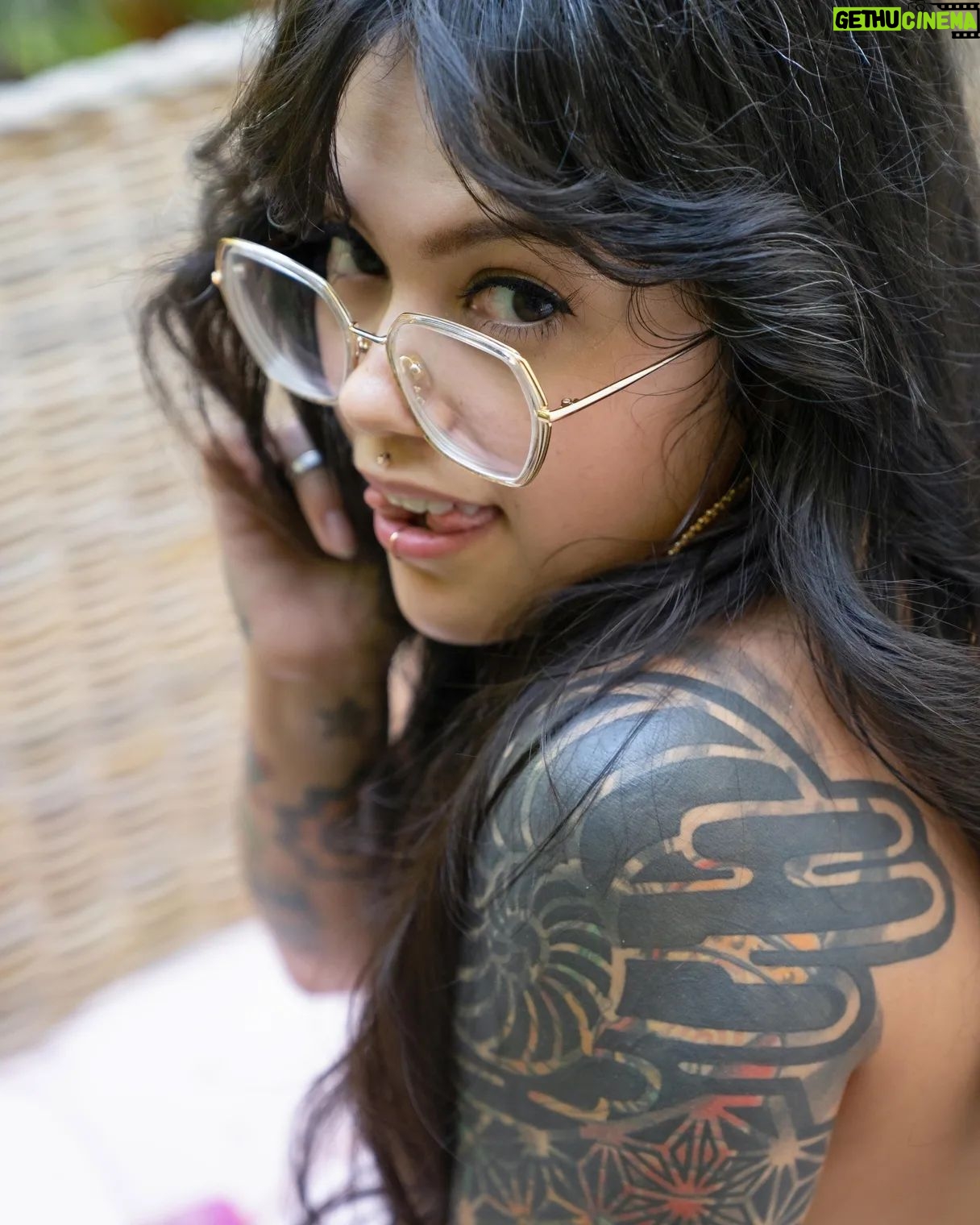 Bixton Suicide - 4.7K Likes - Almost missed this set release ✨️
My 1st time working with @writeboy
I wish I could show you some of my favorite shots 😏 🌿