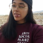 Bixton Suicide Instagram - I've got more plants than friends 😎🌿 Ha! 🤷🏽‍♀️ Anyone else finding it increasingly difficult to make friends as you get older? @thatplantheaux #antisocial #antisocialplantclub #plantheaux