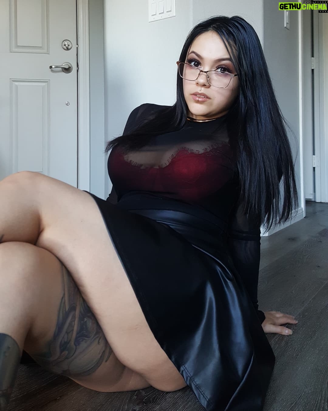 Bixton Suicide - 9.6K Likes - 🖤
@suicidegirls.west @suicidegirls