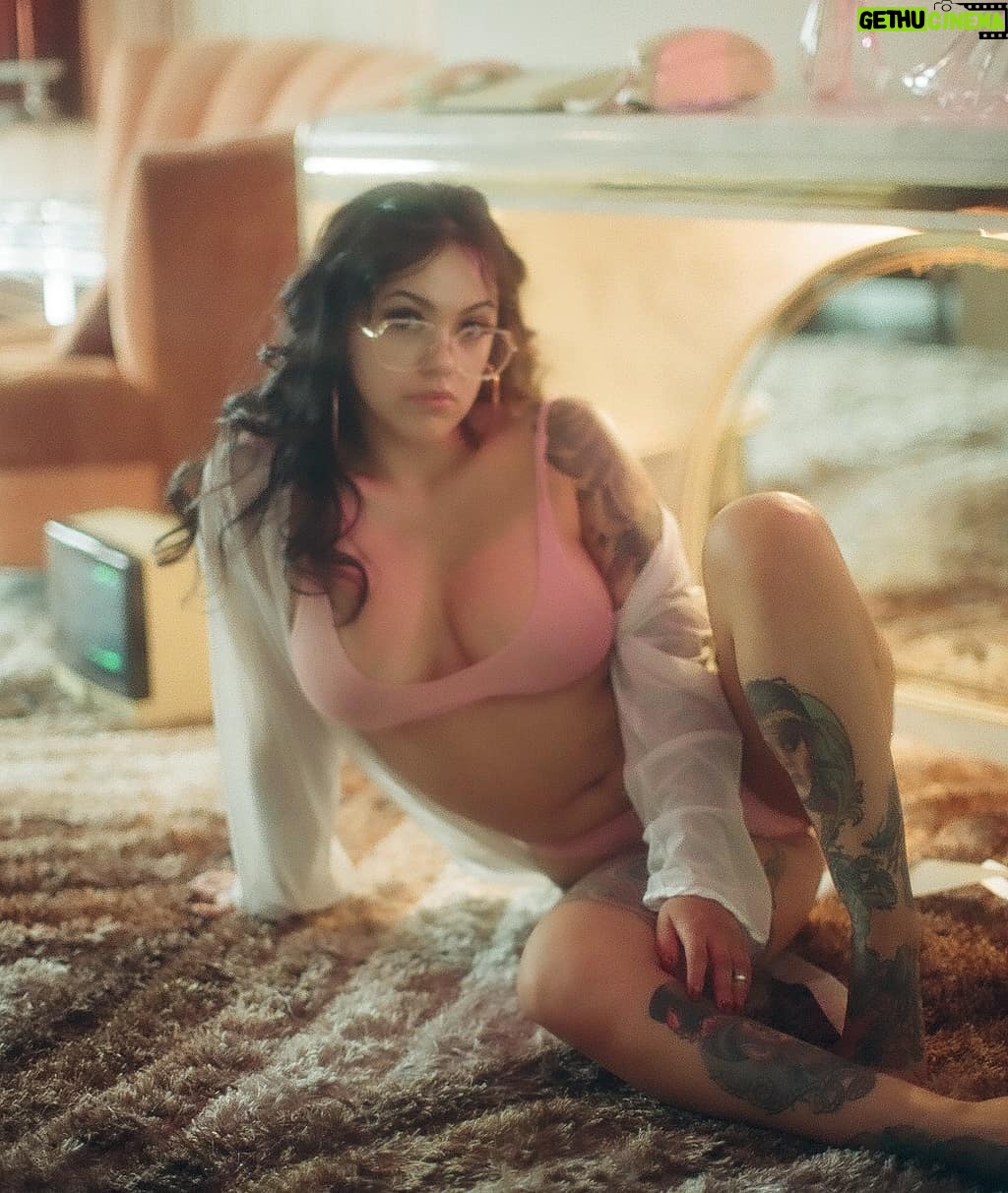 Bixton Suicide - 7.6K Likes - The end 🌸
📷 @ferntf