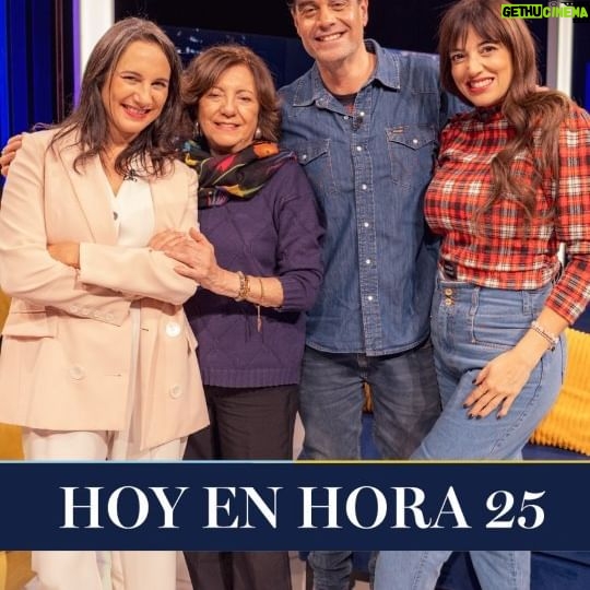 Blanca Lewin Instagram - Esta noche en #Hora25NTV con @blancalewin📺 Conversaremos con @yamireyna, @chamojung y @m.elenaduvauchelle de la obra "Mi madre, Mi novia y Yo" (@mimadreminoviayyo.cl). Además, @floresalegria_ estará con su música en nuestro set, también tendremos las columnas de cine/series con @carolinasofia3 y de literatura de Sergio Parra (@metalespesadoslibros). 📌No te pierdas #Hora25NTV con @blancalewin, todos los miércoles a las 22:30 horas por @ntvchile, y el sábado cerca de la medianoche a través de @tvn. 📲Revive los mejores momentos del programa en nuestro canal de Youtube NTV Chile, @tvnplaycl y tvn.cl/ntv #Hora25TVN #blancalewin #musica #cultura #teatro #literatura #entretenimiento #cine #televisión