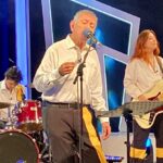 Blanca Lewin Instagram - 🔴 Histórica presentación de #Electrodomésticos en #Hora25 del canal NTV y TVN, presentando MIRAR LA LUZ, su más reciente disco que sigue presentándose el 14 de junio en Teatro del Bio Bio, Concepción, y el 29 de junio en Parque Cultural Ex Cárcel, Valparaíso! 🔊🎶🎸 Imperdible, sonido en vivo! 💥 Encuentra “Mirar la Luz” en disquerías del país y plataformas digitales 💿 ▶️ @loselectro @ntvchile @tvn @blancalewin