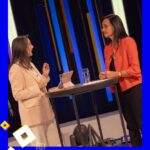 Blanca Lewin Instagram - 👏👏👏 Estas son las imágenes que nos dejó una nueva entrega de #Hora25 por las pantallas de NTV. 🎶🎵🎶Disfrutamos con la música de la banda @floresalegria_. Compartimos los datos de las columnas de cine/series con @carolinasofia3 y de literatura con Sergio Parra (@metalespesadoslibros). Y estuvo presente el mundo del teatro con @yamireyna, @chamojung y @m.elenaduvauchelle, quienes presentaron la obra "Mi madre, Mi novia y Yo" (@mimadreminoviayyo.cl). 📌 El increíble episodio de #Hora25NTV con @blancalewin ya está disponible en nuestro sitio oficial y también en nuestro canal de Youtube NTV_Chile. #Hora25TVN #blancalewin #musica #danza #cultura #teatro #literatura #entretenimiento #cine #televisión