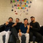 Blanca Lewin Instagram - HOLAAA!! Cómo andan?🤟 Les queremos contar que los amigos de Hora 25 nos invitaron a su programa junto a @blancalewin, y la pasamos increíble😎 El capítulo se estrena mañana por @ntvchile a las 22:00 hrs. y ESTE sábado a la medianoche por la señal abierta de @tvn 🎬 Así que muy atentxs🫡 Con amor Felipe & Pablo