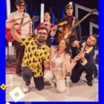 Blanca Lewin Instagram - 👏👏👏 Estas son las imágenes que nos dejó una nueva entrega de #Hora25 por las pantallas de NTV. 🎶🎵🎶Disfrutamos con la música de la banda @floresalegria_. Compartimos los datos de las columnas de cine/series con @carolinasofia3 y de literatura con Sergio Parra (@metalespesadoslibros). Y estuvo presente el mundo del teatro con @yamireyna, @chamojung y @m.elenaduvauchelle, quienes presentaron la obra "Mi madre, Mi novia y Yo" (@mimadreminoviayyo.cl). 📌 El increíble episodio de #Hora25NTV con @blancalewin ya está disponible en nuestro sitio oficial y también en nuestro canal de Youtube NTV_Chile. #Hora25TVN #blancalewin #musica #danza #cultura #teatro #literatura #entretenimiento #cine #televisión