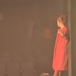 Blanca Lewin Instagram - Hoy estrenamos Kelü Lindo viaje interestelar junto a @adristuven Que los astros nos traigan mucha 💩 💩 💩 Venga a vernos al @teatrouc Link en mi perfil #teatro🎭 #astronomía #actriceschilenas #género #mujeresenlaciencia