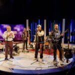 Blanca Lewin Instagram - ¡Daniel Muñoz & Los Marujos junto a Martín Acertijo en Hora 25! 📺🎶 @oficialdanielmunoz con los @losmarujosoficial y @martin.acertijo interpretaron "La Olla Común" en nuestro set. 📲 Revive los mejores momentos del programa en nuestro canal de Youtube NTV Chile, @tvnplaycl y tvn.cl/ntv 📡 No te pierdas #Hora25NTV con @blancalewin, todos los miércoles a las 22:00 horas por las pantallas de @ntvchile, y el sábado por @tvn cerca de la medianoche. #Hora25TVN #blancalewin #musica #cueca #cultura #teatro #entretenimiento #cine #televisión