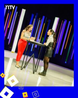 Blanca Lewin Instagram - 🔵🟣⚪️ Disfrutamos del 7°capítulo de la #Hora25NTV con la conducción de @blancalewin📺, que contó con grandes invitados, temas y música en vivo.

🎶🎵 Todo con la presentación y puesta en escena de la agrupación @metalengua, además de la columna de teatro/artes escénicas con @yashirazhizmeri, y de música con @gonzalo_planet. 

👉En el estudio compartimos con Karina Sánchez del film documental "Malqueridas" y su directora @tanagilbert.

📌Si te lo perdiste, te contamos que el episodio de #Hora25NTV ya está disponible en nuestro sitio oficial, nuestro canal de Youtube NTV_Chile y también en nuestra plataforma @TVNplaycl.

#Hora25TVN #blancalewin #musica #cultura #teatro #literatura #entretenimiento #cine #Televisión