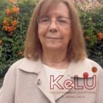 Blanca Lewin Instagram - ✨ En Kelü, dos astrónomas, dos épocas, el mismo cielo~ nos inspiramos en el descubrimiento de la reconocida astrónoma chilena María Teresa Ruiz, uno ocurrido en 1997 en el Desierto de Atacama, en el Observatorio La Silla en 1997, el año en que Ruiz, descubre a Kelü, una enana café nunca antes vista. ¿Cómo se tomó esta inspiración? María Teresa nos lo cuenta 🫰 “Kelü, dos astrónomas, dos épocas, el mismo cielo” es una obra protagonizada por Blanca Lewin y Adriana Stuven, escrita por Ximena Carrera Venegas y Dirigida por Ana López Montaner. 📌Estreno 25 de mayo Temporada desde el 29 de mayo al 22 de junio 🕢Miércoles a domingo a las 20:30 hrs Teatro UC 🎫Venta de entradas en 📌https://ticketplus.cl/events/kelu #estreno #astronomía #teatro #ciencia