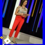 Blanca Lewin Instagram - 🔵🟣⚪️ Disfrutamos del 7°capítulo de la #Hora25NTV con la conducción de @blancalewin📺, que contó con grandes invitados, temas y música en vivo. 🎶🎵 Todo con la presentación y puesta en escena de la agrupación @metalengua, además de la columna de teatro/artes escénicas con @yashirazhizmeri, y de música con @gonzalo_planet. 👉En el estudio compartimos con Karina Sánchez del film documental "Malqueridas" y su directora @tanagilbert. 📌Si te lo perdiste, te contamos que el episodio de #Hora25NTV ya está disponible en nuestro sitio oficial, nuestro canal de Youtube NTV_Chile y también en nuestra plataforma @TVNplaycl. #Hora25TVN #blancalewin #musica #cultura #teatro #literatura #entretenimiento #cine #Televisión