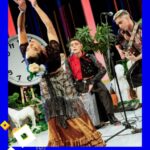 Blanca Lewin Instagram - 🔵🟣⚪️ Disfrutamos del 7°capítulo de la #Hora25NTV con la conducción de @blancalewin📺, que contó con grandes invitados, temas y música en vivo. 🎶🎵 Todo con la presentación y puesta en escena de la agrupación @metalengua, además de la columna de teatro/artes escénicas con @yashirazhizmeri, y de música con @gonzalo_planet. 👉En el estudio compartimos con Karina Sánchez del film documental "Malqueridas" y su directora @tanagilbert. 📌Si te lo perdiste, te contamos que el episodio de #Hora25NTV ya está disponible en nuestro sitio oficial, nuestro canal de Youtube NTV_Chile y también en nuestra plataforma @TVNplaycl. #Hora25TVN #blancalewin #musica #cultura #teatro #literatura #entretenimiento #cine #Televisión