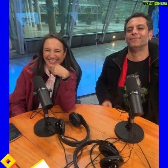 Blanca Lewin Instagram - 🗣¡Activa tu alarma y esta tarde únete a una grata conversación! 🎧📻 Esto porque a las 20:00 horas se libera, se estrena, debuta y estará disponible un nuevo episodio de "La Hora que no existe, un podcast de Hora 25". 👉 Grandes temas, datos y con la compañía de la destacada banda nacional @floresalegria_ y sus conductores @blancalewin y @italofranzani. ¡No te lo pierdas! A las 20:00 horas en nuestro canal de Youtube NTV_Chile, nuestro sitio oficial y también en @tvnplaycl.