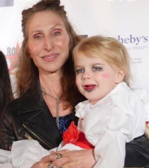 Bonnie Aarons Instagram - @madametussaudsusa & my little @annabellemovie