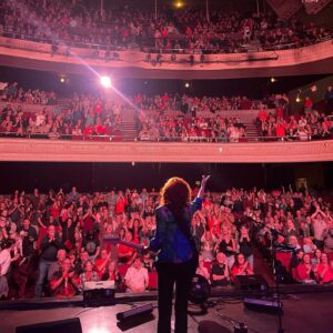Bonnie Raitt Instagram - The Canadian tour has been terrific; great crowds and the band on fire. There’s three shows left, including tonight in Thunder Bay, Ontario on the shores of Lake Superior, then London, Ontario and Toronto on Wednesday. Special Guest @royalwood and his group have delighted the audiences as well. 

Bonnie’s tour continues on to Chicago, Milwaukee, Minneapolis and wraps up Austin with her taping @acltv Oct 15th.

She and the band thank all our Canadian fans for giving them such a warm welcome back. Thanks to our bass player, James "Hutch" Hutchinson (@brbassman) for this great shot from the stage in Winnipeg. Head to the link in bio to read the wonderful concert review in the @winnipegfreepress. — BRHQ