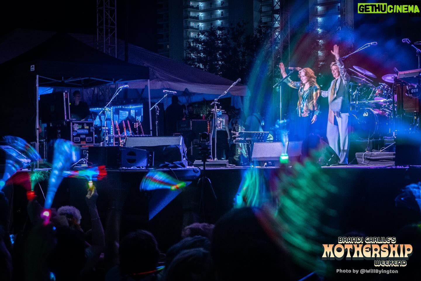 Bonnie Raitt Instagram - Thanks so much to Brandi and all the wonderful folks at @brandicarlilesmothershipwkd for showing us such a great time. What a terrific lineup and the crowds were just incredible! Such a beautiful way to to celebrate Mother’s Day and honor all of ours. — Bonnie Photos by @willbyington