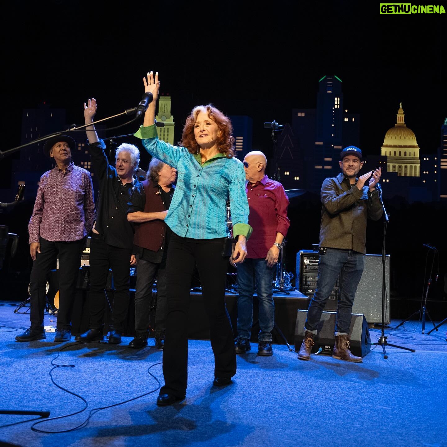 Bonnie Raitt Instagram - ACL photo dump! March 23rd is the last day to enjoy the FREE stream of Bonnie’s Season 49 episode of @acltv at the link in bio. Huge thanks to @sunnywarmusic for joining Bonnie and her band as a special guest! All photos by Scott Newton/Courtesy of ACL