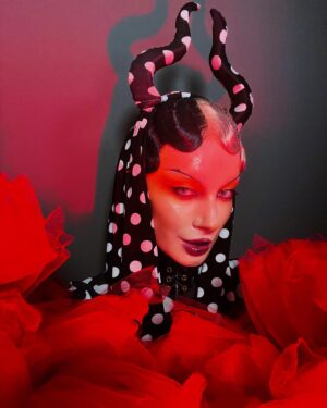 Bosco Instagram - 🌹💋🌹💋🌹
Looking at old ideas with new eyes
.
Face gloss of course inspired by Pat McGrath❤️‍🔥