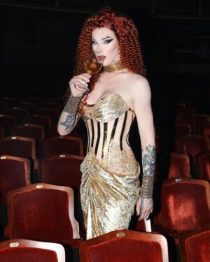 Bosco Instagram - Dolls Vs Twinks Chardonnay race
.
📸 @marco_ovando 
💇🏻‍♀️ @full.fantasy_wigs 
👗 @rubenisazadesigner