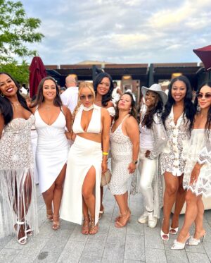 Brave Williams Instagram - 💐L O V E  is a luxury available to us all. 💕
Thank you @mrcouser915 for creating an environment for love to ☀️💫. #Allwhite #BeBrave

📸 @robstyles