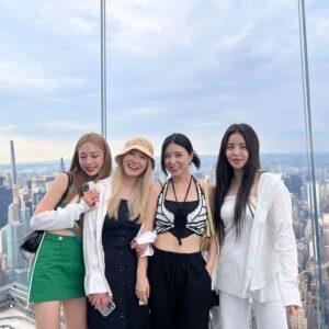 Brave girls Instagram - [📷]

미국을 듬뿍 즐기는 중🔥
지금 Fearless들은 뭐하고 있나요?👀
Enjoying America 🔥
What are Fearless doing now?👀

#브레이브걸스 #BraveGirls
#2022_BG_US_TOUR